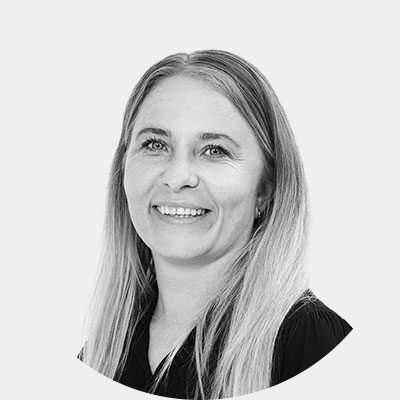 Viktoria Rubino Service-Team