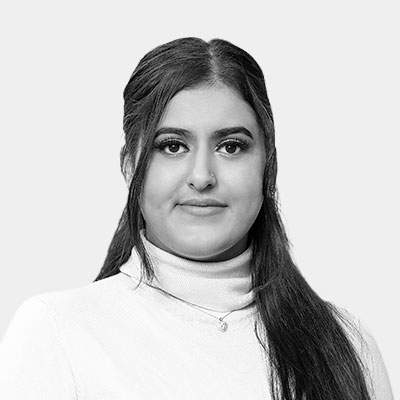 Amina Sindhu Service-Team